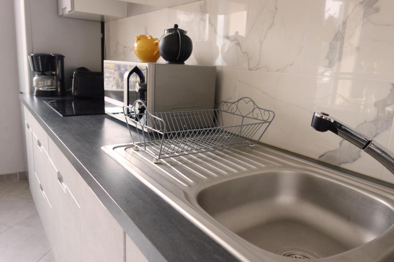 Bel Appartement Avec Grande Terrasse Sud เวซง-ลา-โรแมน ภายนอก รูปภาพ