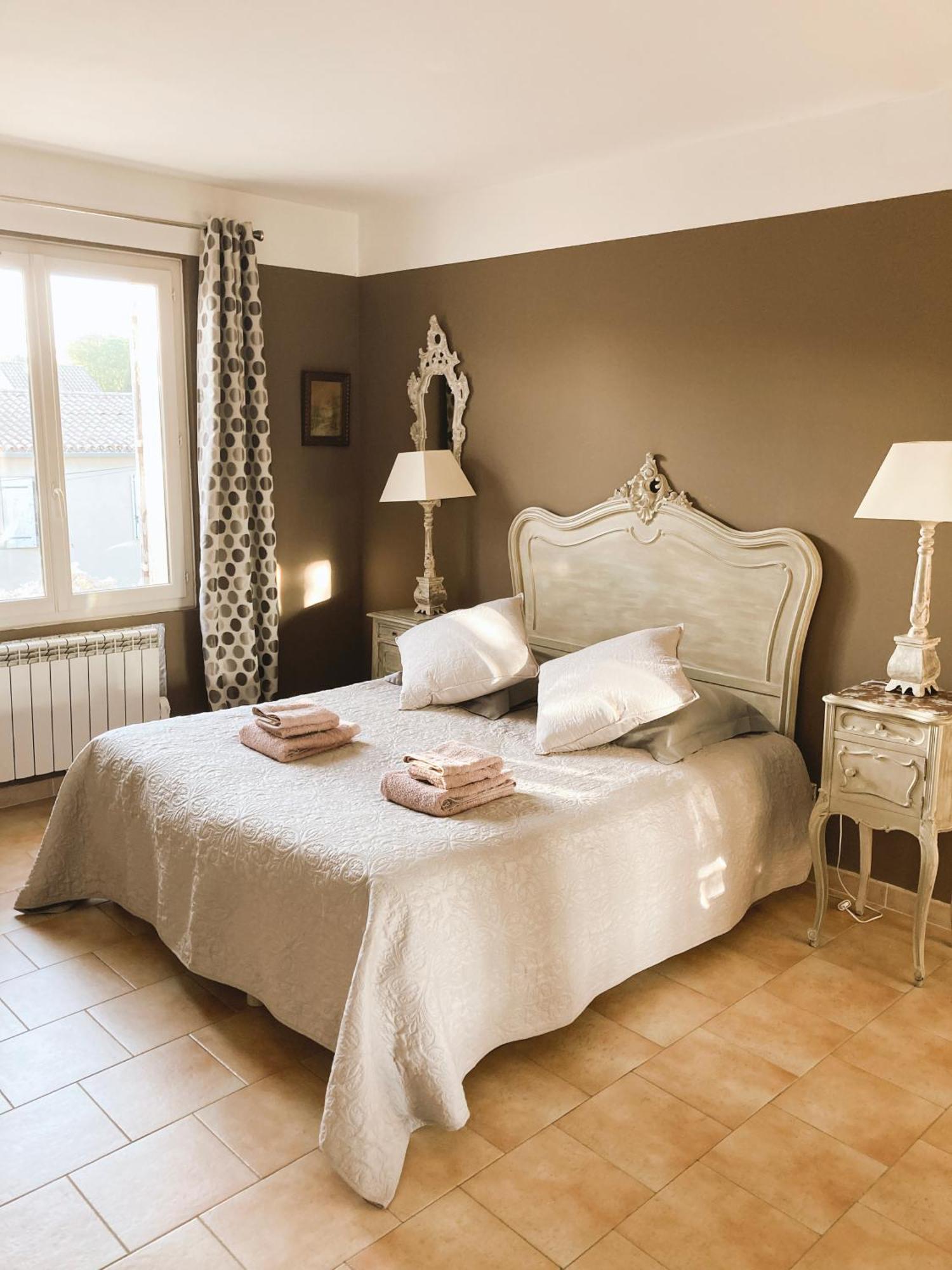 Bel Appartement Avec Grande Terrasse Sud เวซง-ลา-โรแมน ภายนอก รูปภาพ